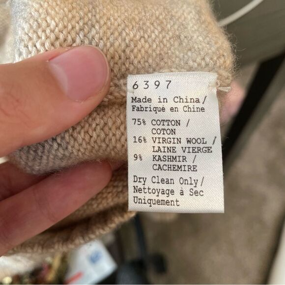 6397- Wool Blend Gray and Tan Crewneck Sweater Size Medium - Picture 8 of 8